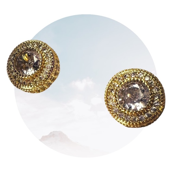 NEW 18K Gold-Plated Steel Micro Pavé Rhinestone Halo Stud Earrings Unisex - Picture 2 of 13